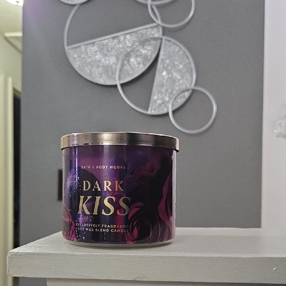Bath & Body Works Dark Kiss 3 Wick Candle